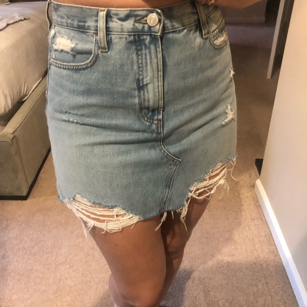 Frame Le High distressed denim skirt size 29 NWOT